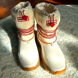 Hunter snow boots; women’s size 7 - 7 1/2 (EU38)